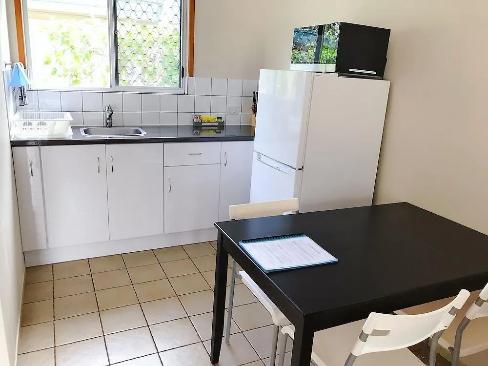 Paradise Court Holiday Units Airlie Beach 3*,