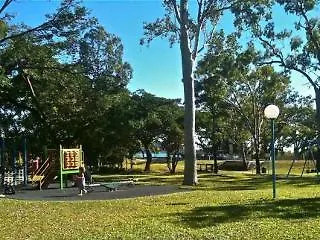Aparthotel Paradise Court Holiday Units Airlie Beach