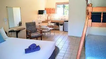 Paradise Court Holiday Units Airlie Beach Australia