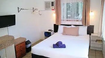 Paradise Court Holiday Units Airlie Beach