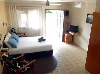 Paradise Court Holiday Units Airlie Beach 3*,