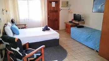 Aparthotel Paradise Court Holiday Units Airlie Beach