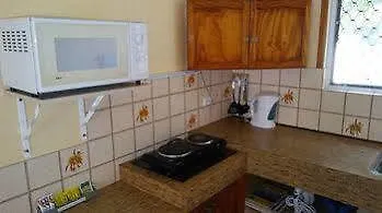 Paradise Court Holiday Units Airlie Beach 3*,